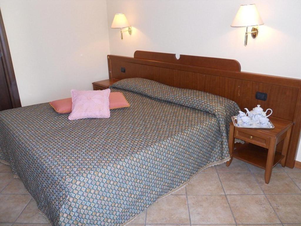La Cascina Di Villa Due Narzole Номер фото